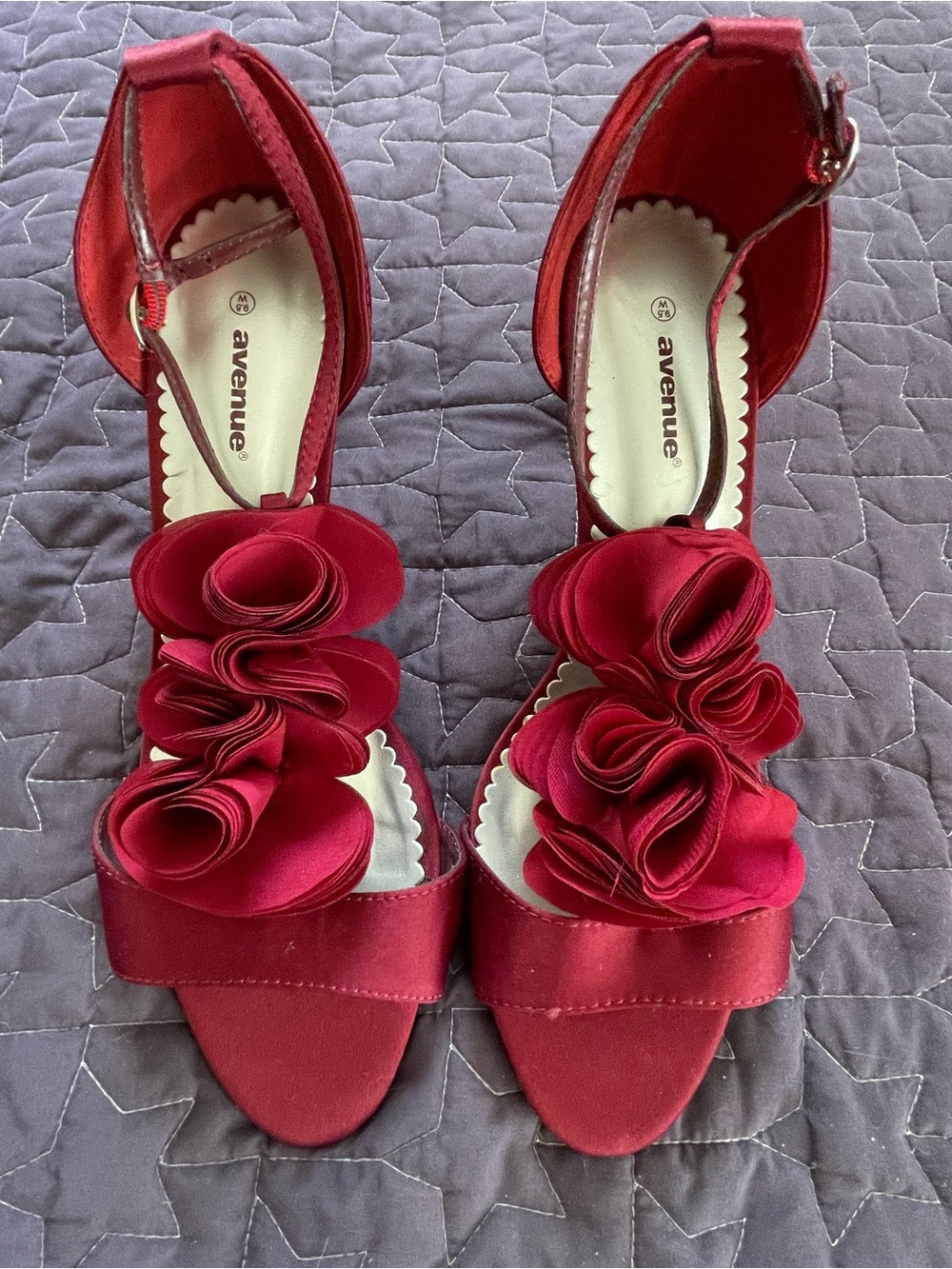 Avenue Red Rosette Glint Floral Ankle-Strap Sandals Sz 9.5